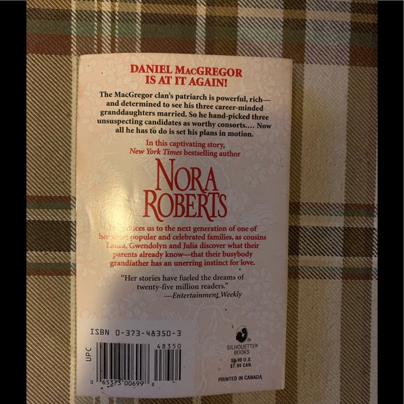Nora Roberts 4 book bundle - Picture 13 of 13